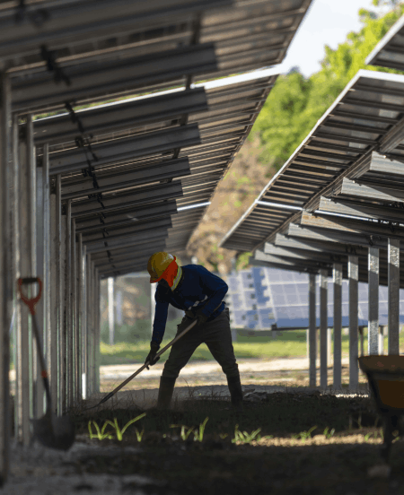 Certificación NABCEP y estándares técnicos internacionales en instalaciones solares